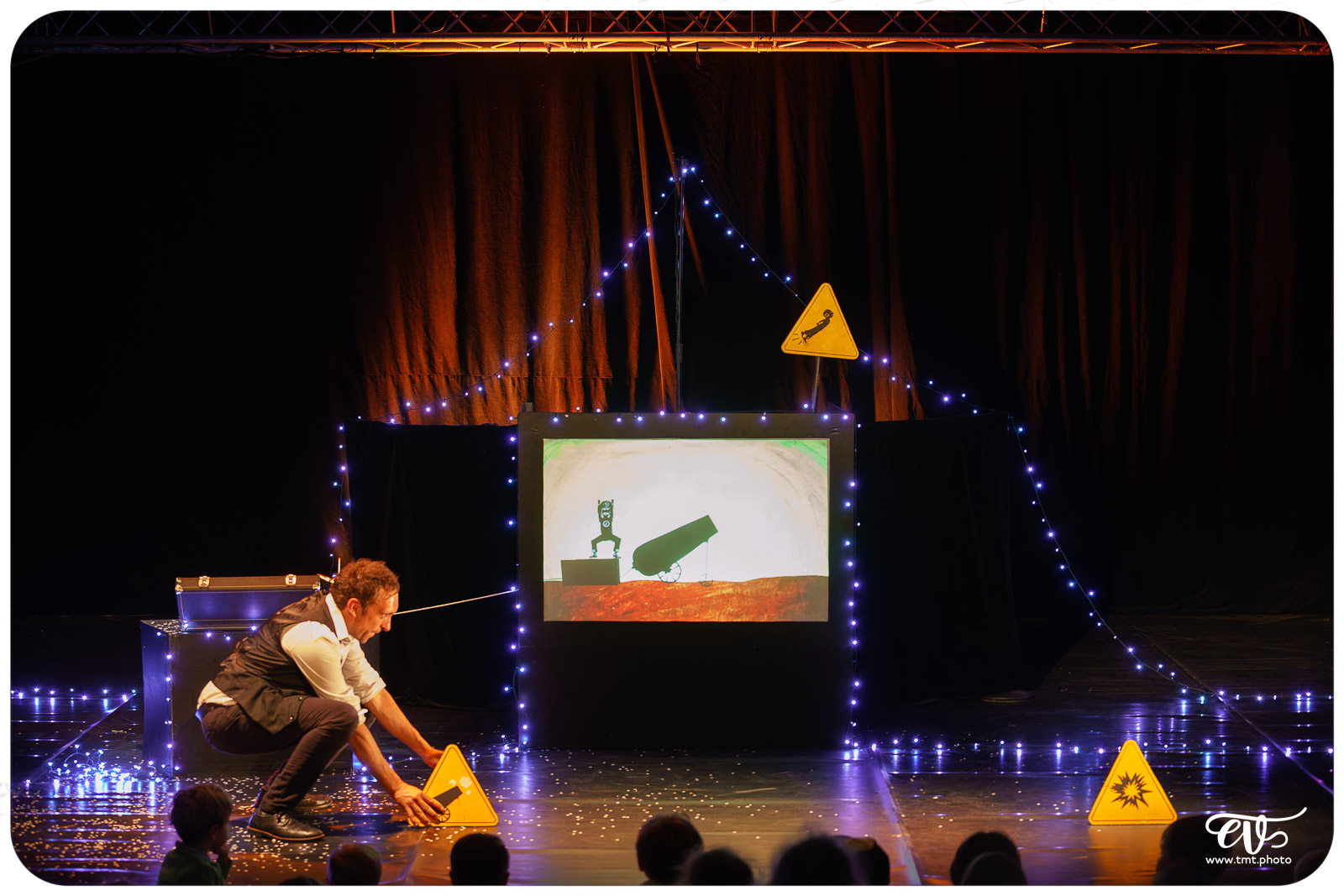 LE CIRQUE DES ÉTOILES (COMME UNE ÉTINCELLE)